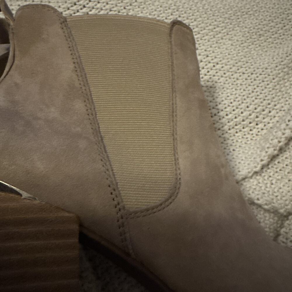 Steve Madden Womens Suede Bootie Pull On Knoxi Size 9.5 Taupe Block Heel NWOT - Picture 6 of 9
